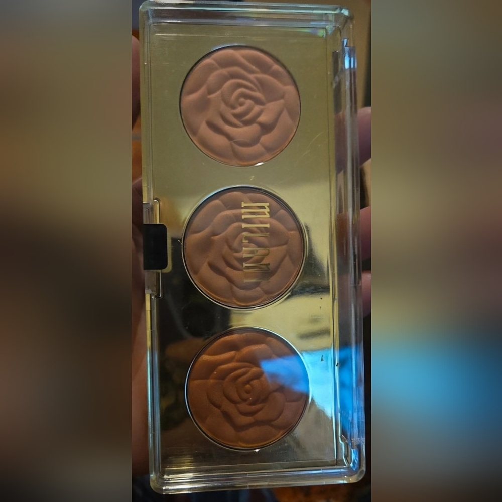 Milani Rose Powder Blush Palette - Warm Tan